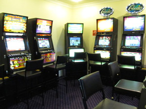 Sun Palms Hotel Motel Pic 3 - Pokie Room