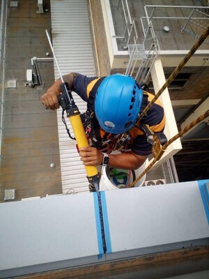 ROPE BOYS - Sydney Rope Access Service Pic 3