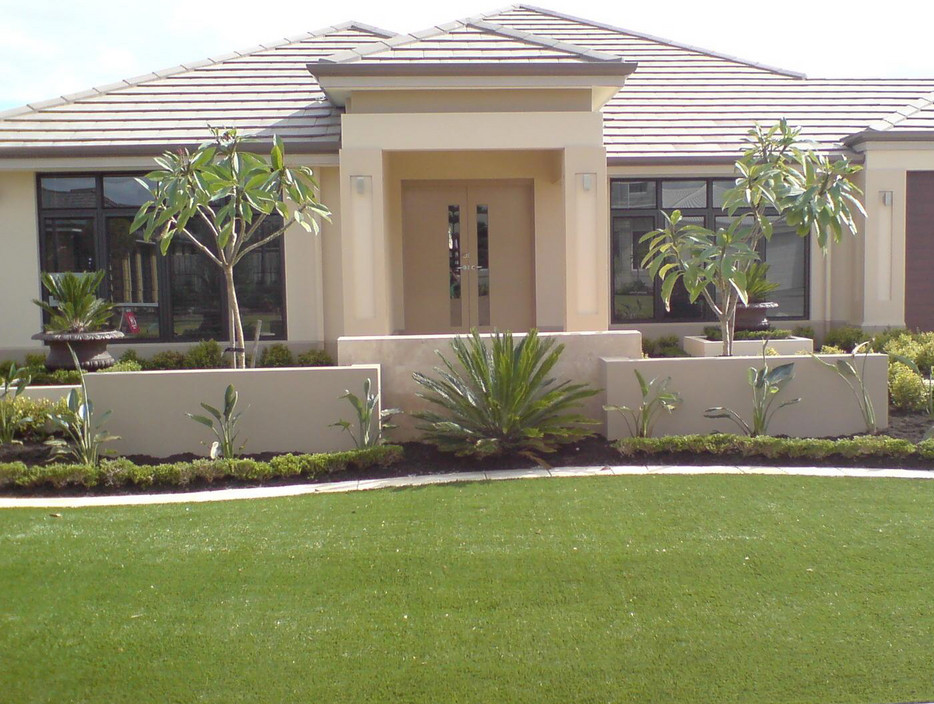 Domestic Synthetic Grass Pic 1 - Domestic Synthetic Grass front lawn