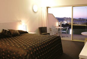 Robe Harbour View Motel Pic 2 - Upstairs Panoramic View Suite