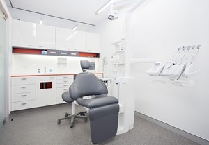 Maylands Dental Pic 4 - The orange room