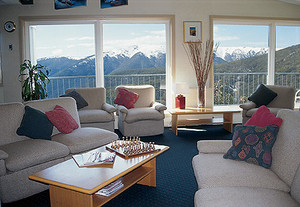 Attunga Alpine Lodge & Apartments Pic 3 - Attunga Lounge with mountain views