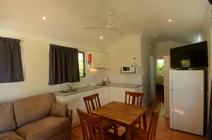 Mundubbera Three Rivers Tourist Park Pic 3 - Family Villa