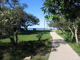 Raintrees On Moffat Beach Pic 1 - Raintrees on Moffat Beach