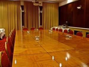 Shangri-La Gardens Pic 2 - 24 Seat Boardroom