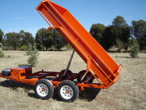 Future Metal Fabrication Pic 4 - Hydraulic Tipper Trailers