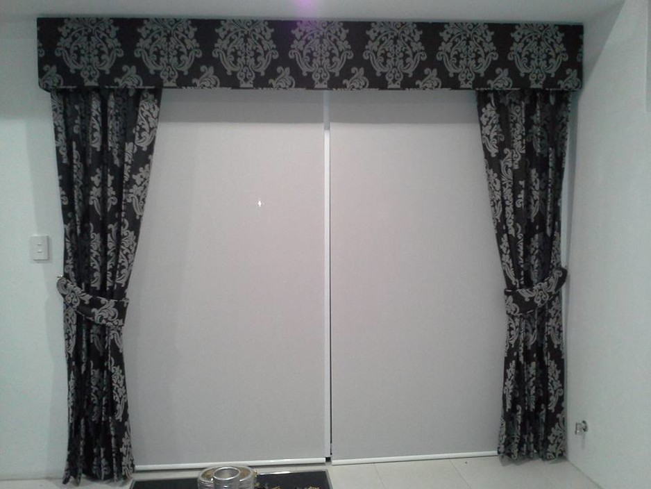 Lan Curtain Pic 1