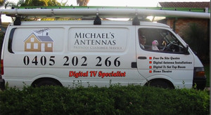 Michael's Antennas Pic 3 - SIDE VIEW OF VAN