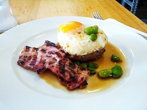 Plenty of Windsor Pic 5 - Ham hock pearl barley hash kaiserfleisch fried egg