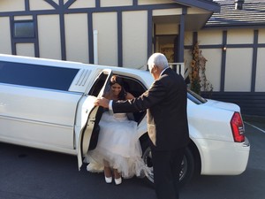 Wedding Limos Melbourne Pic 4