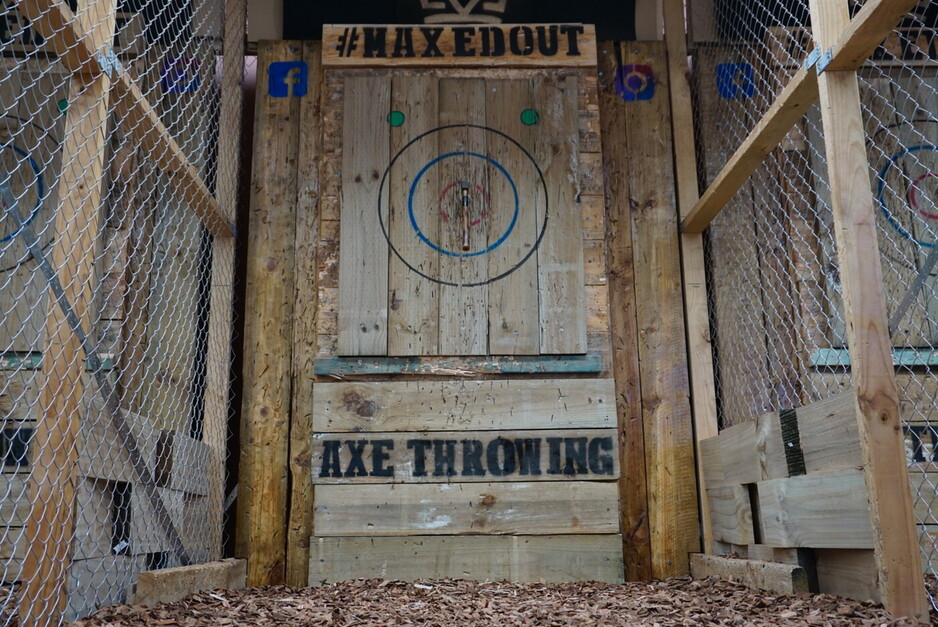 Maxed Out Axe Throwing Pic 1