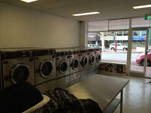 Express Laundromat Pic 5