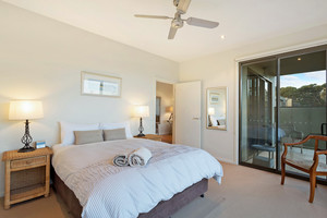 Rolling Waves Pic 4 - Main Bedroom