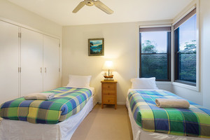 Rolling Waves Pic 5 - Single Bedroom