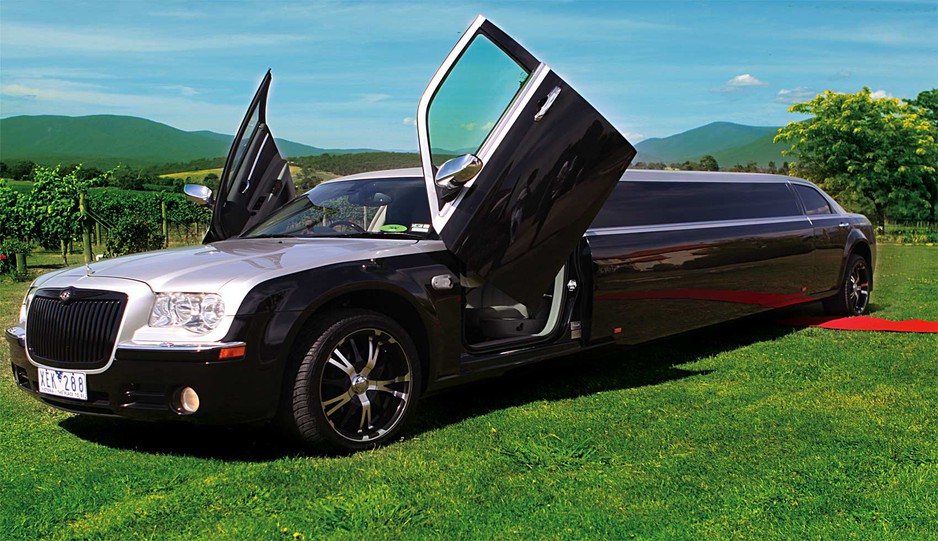 YARRA VALLEY LIMO TOURS Pic 1 - Latest Phantom Chrysler 300Cs