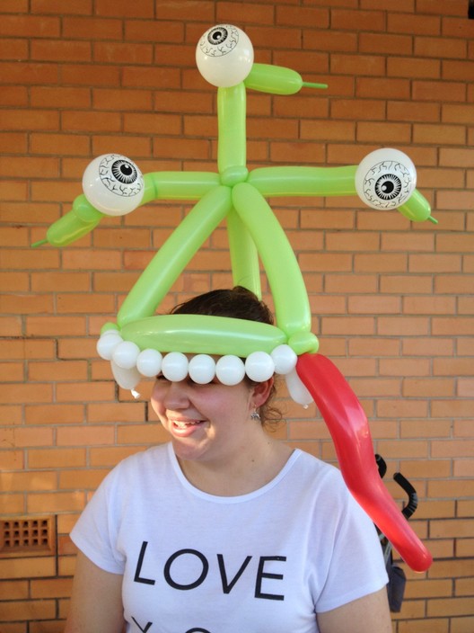 Bazinga Balloons Pic 1 - My daughter asked him to make something he hadnt done any other time that day that was cool so he made this wonderful alien