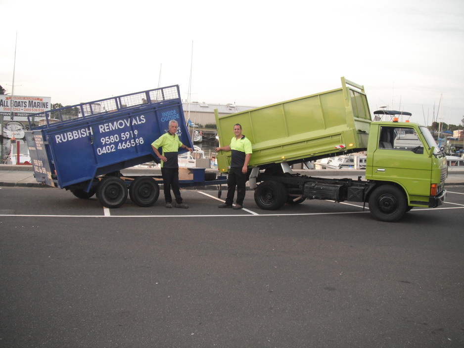 Inside Outside Rubbish Removals Pic 1