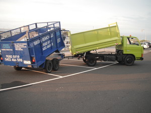 Inside Outside Rubbish Removals Pic 2