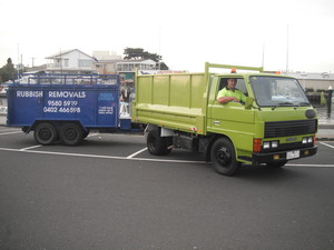 Inside Outside Rubbish Removals Pic 4