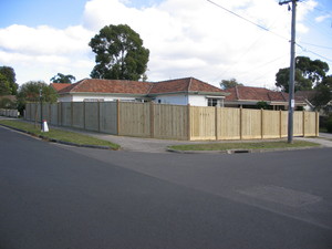 Knox Fencing Pic 3 - Knox Fencing Exposed Post Paling Fence with Capping