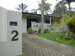 Michael Browning - Painting and Decorating Pic 4 - Painting of brickwork and exterior of home at Indooroopilly