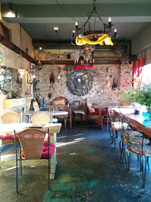 Raffi's Cafe Pic 1