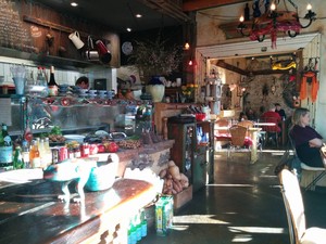 Raffi's Cafe Pic 3