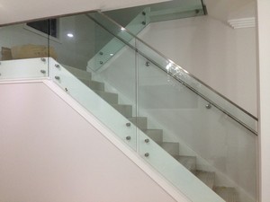 Ros Balustrade & Fencing Pic 4 - BAL4 Side fixed balustrade with the wall mounted single handrail