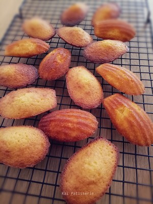 Kai Patisserie Pic 5 - Freshly baked Lemon Madeleines