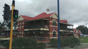 Gosnells Hotel Pic 4 - Outside