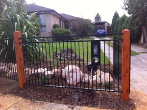 Ezy Budget Fencing Pty Ltd Pic 4