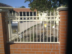 Ezy Budget Fencing Pty Ltd Pic 2