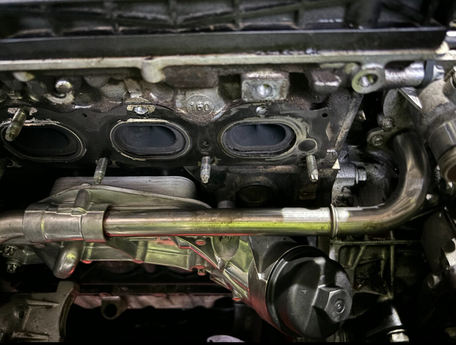 Motronic Automotive Service Pic 1 - Oil cooler and oil filter housing and coolant o rings for Holden Cruze