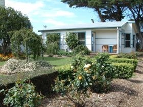 Otira On Needle's Eye Pic 1 - The Garden Cottage