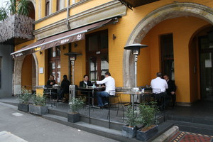 Yellow Bistro & Food Store Pic 4