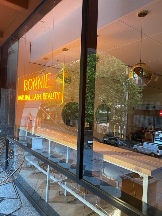 Ronnie Beauty Studio Pic 1