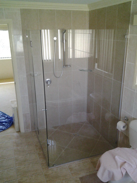 3AGlass Pic 1 - Frameless showerscreen