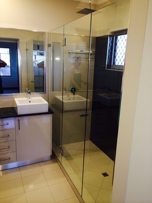 Mirrors Robes & Showerscreens Pty Ltd Pic 4 - Frameless Wall To Wall