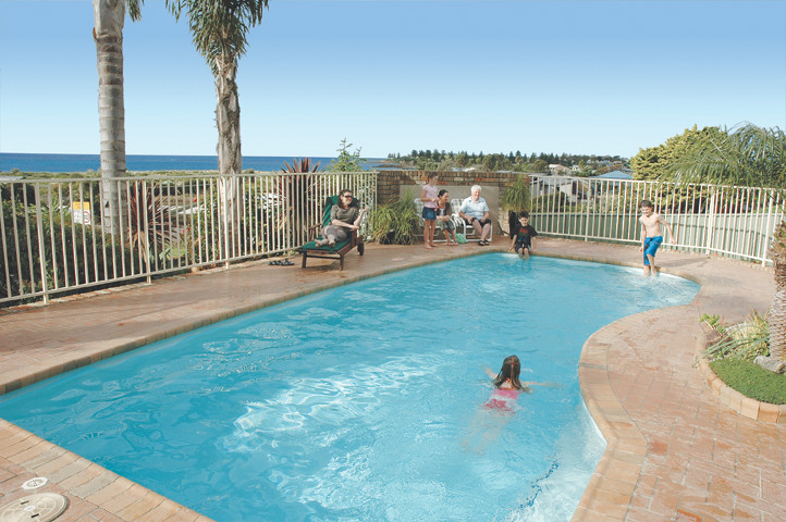 Captain's Quarters Pic 1 - Saltwater swimming pool