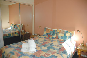 Captain's Quarters Pic 5 - Main bedroom