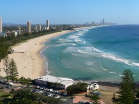 Burleigh Tourism Pic 1 - Gemini Court Holiday Apartments