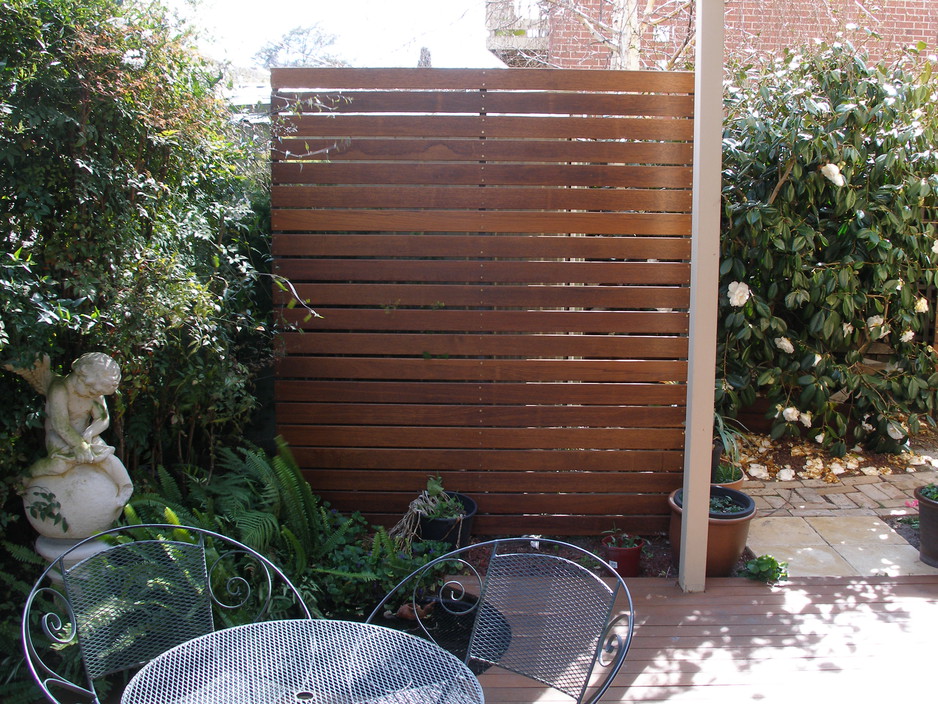 Screen Me Out Pic 1 - covering up a unsightly garden shed