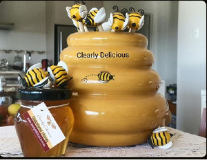 Clearly Delicious Pic 3 - Clearly Delicious Gippsland Honey pot