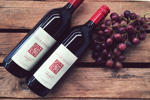 Alenson Design Pic 5 - Julia Grace Shiraz packaging