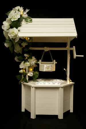 Sweet Az Tables & Decorations Pic 4 - 6 wishing well designs to choose from