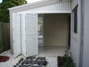 Superior Screens Pic 3 - Adjustable Louvres on bifold doors