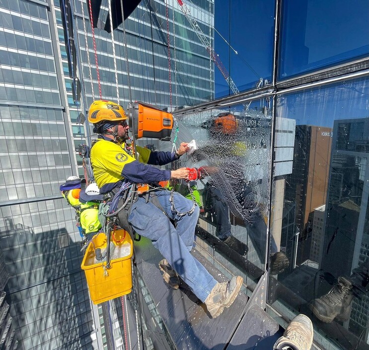 Select Abseiling Solutions - Rope Access Window Cleaning Sydney, High Rise Window Cleaning & Painting Pic 1