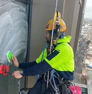 Select Abseiling Solutions - Rope Access Window Cleaning Sydney, High Rise Window Cleaning & Painting Pic 5