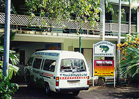 Frogshollow Backpackers Darwin Pic 1 - Frogshollow Backpackers Darwin exterior view and shuttle bus