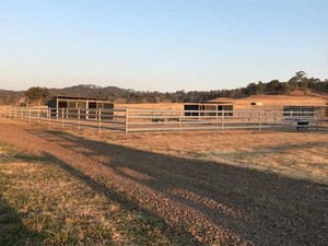 Sharpe Fencing & Contracting Pic 3 - Metal Rails